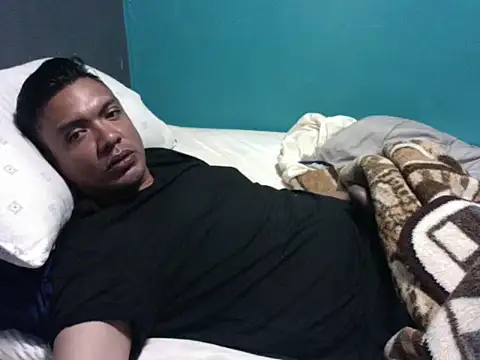 Snapshot of latinomoreno95 chatting on February 14, 2026, 5:40 am latinomoreno95 online show from February 14, 2026, 5:40 am