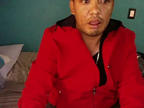 Snapshot of latinomoreno95 chatting on April 15, 2026, 10:32 pm latinomoreno95 online show from April 15, 2026, 10:32 pm