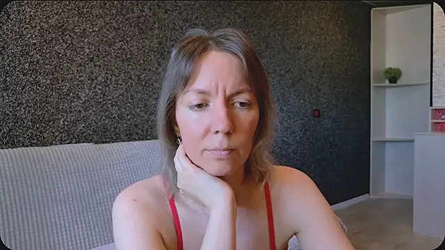 Snapshot of Amanda_Luxe chatting on July 2, 2026, 2:34 am Amanda Luxe online show from July 2, 2026, 2:34 am