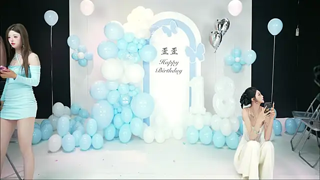 Snapshot of Shiny-girl7788 chatting on June 11, 2026, 10:01 am Shiny-girl7788 online show from June 11, 2026, 10:01 am