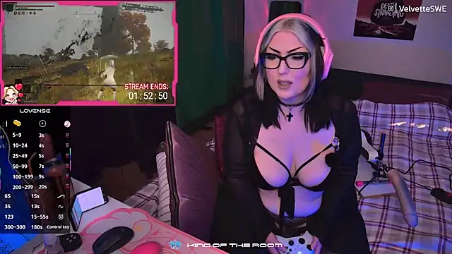 Snapshot of VelvetteSWE chatting on May 9, 2026, 6:11 pm VelvetteSWE online show from May 9, 2026, 6:11 pm