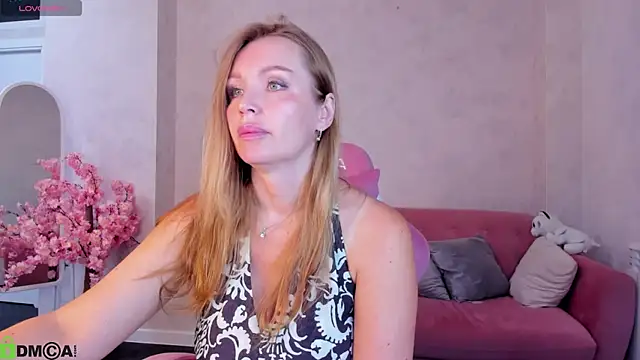 Snapshot of Marie_Hayes chatting on June 25, 2026, 1:14 am Marie Hayes online show from June 25, 2026, 1:14 am