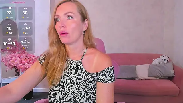 Snapshot of Marie_Hayes chatting on July 23, 2026, 1:08 am Marie Hayes online show from July 23, 2026, 1:08 am