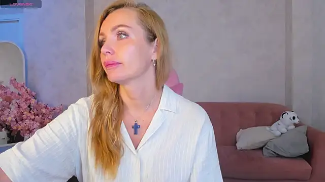 Snapshot of Marie_Hayes chatting on July 27, 2026, 1:12 am Marie Hayes online show from July 27, 2026, 1:12 am
