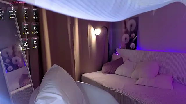 Snapshot of SmolCutie chatting on February 25, 2026, 4:56 am SmolCutie online show from February 25, 2026, 4:56 am