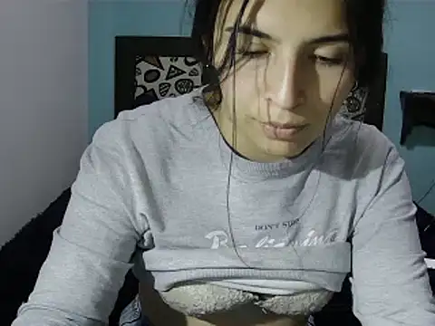 Snapshot of Emily_Gree chatting on May 16, 2026, 1:37 am Emily Gree online show from May 16, 2026, 1:37 am