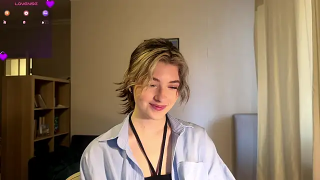 Dia DeAmas online show from May 14, 2026, 4:04 pm