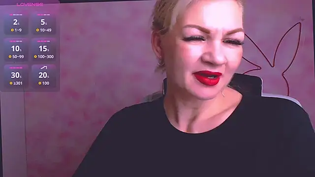 Snapshot of Madonna_Fire chatting on May 14, 2026, 12:02 pm Madonna Fire online show from May 14, 2026, 12:02 pm