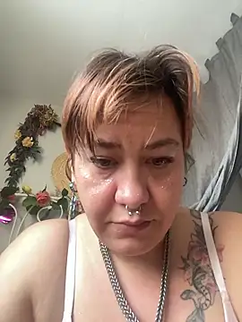 Snapshot of NymphoBuzi chatting on February 12, 2026, 9:14 pm NymphoBuzi online show from February 12, 2026, 9:14 pm