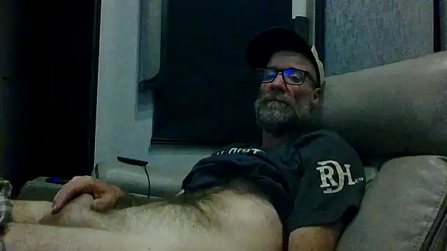 Snapshot of tittycum3636 chatting on February 22, 2026, 8:17 am tittycum3636 online show from February 22, 2026, 8:17 am