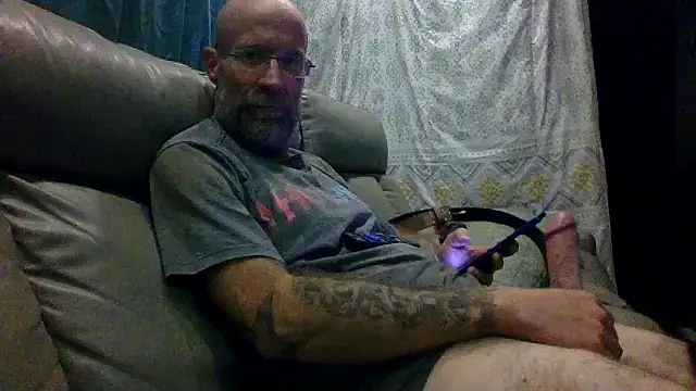 Snapshot of tittycum3636 chatting on February 11, 2026, 7:08 am tittycum3636 online show from February 11, 2026, 7:08 am