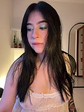evelynrosess1 online show from June 5, 2026, 11:10 pm