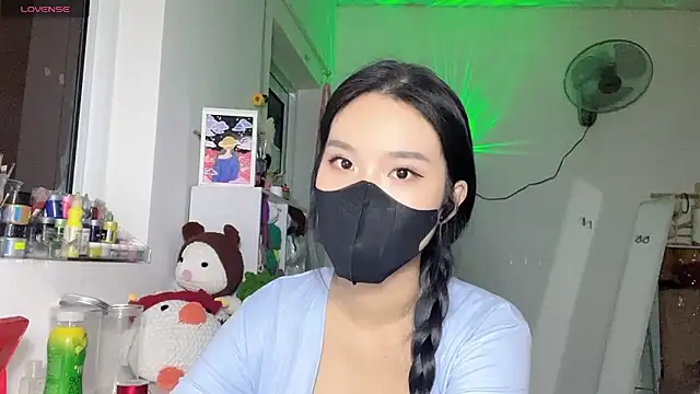 Tieu-May online show from April 23, 2026, 8:43 pm