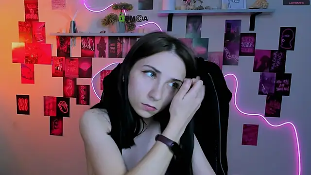 Snapshot of sweetie_chloe_ chatting on April 22, 2026, 8:43 am sweetie chloe online show from April 22, 2026, 8:43 am