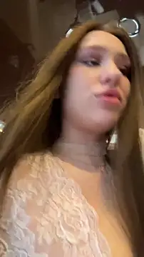 cuteeyesbaby online show from January 15, 2026, 6:17 am