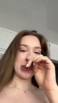 cuteeyesbaby online show from March 4, 2026, 6:10 am