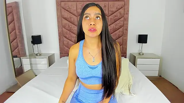 Zara Cardona online show from January 17, 2026, 12:09 pm