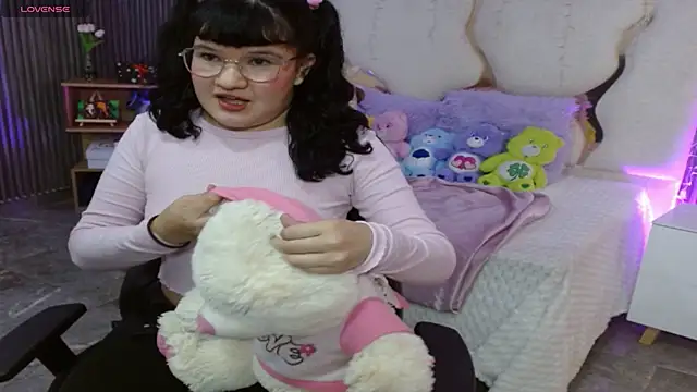 LUAR TAY online show from March 27, 2026, 5:05 am