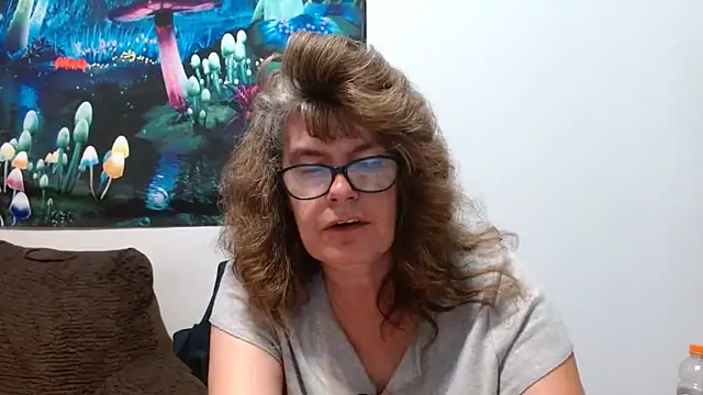 Snapshot of ladylavende3 chatting on September 17, 2025, 2:30 pm ladylavende3 online show from September 17, 2025, 2:30 pm