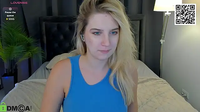 Snapshot of SoftLana chatting on March 5, 2026, 4:20 am SoftLana online show from March 5, 2026, 4:20 am