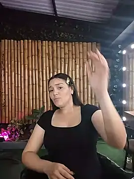 Snapshot of Astrid_williams chatting on June 3, 2026, 1:50 am Astrid williams online show from June 3, 2026, 1:50 am