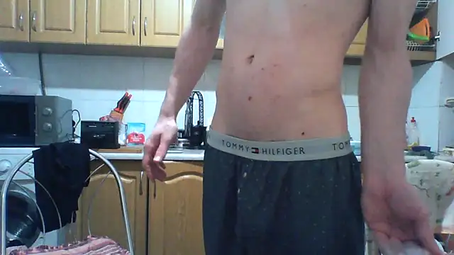 Snapshot of KaelNox chatting on June 11, 2026, 12:32 am KaelNox online show from June 11, 2026, 12:32 am