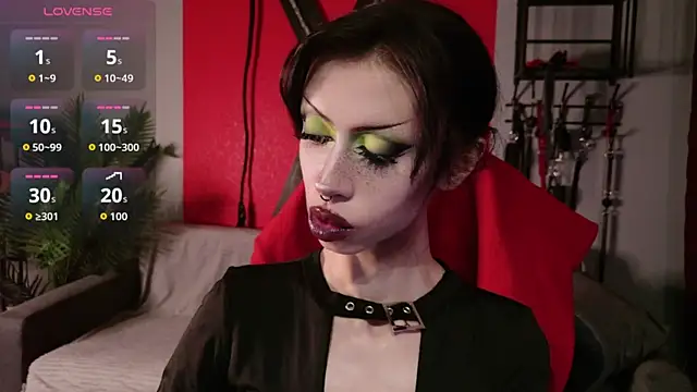 Snapshot of devvilss_toy chatting on August 4, 2026, 6:34 pm devvilss toy online show from August 4, 2026, 6:34 pm