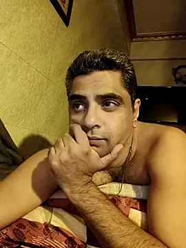 Snapshot of hardnhornybull chatting on May 10, 2026, 12:03 am hardnhornybull online show from May 10, 2026, 12:03 am