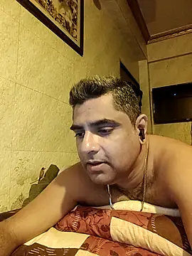 Snapshot of hardnhornybull chatting on April 17, 2026, 7:17 pm hardnhornybull online show from April 17, 2026, 7:17 pm