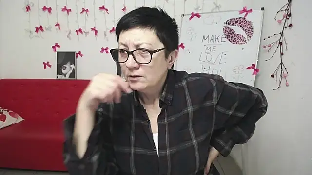 EmilyL0ve online show from February 24, 2026, 6:20 pm