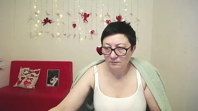 EmilyL0ve online show from February 15, 2026, 6:18 pm