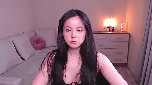 lia hetty online show from May 7, 2026, 3:15 pm