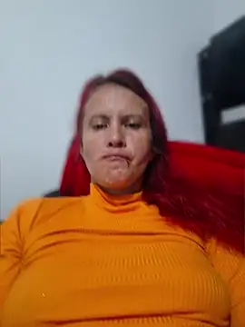 Snapshot of cintia_love chatting on June 12, 2026, 10:40 pm cintia love online show from June 12, 2026, 10:40 pm