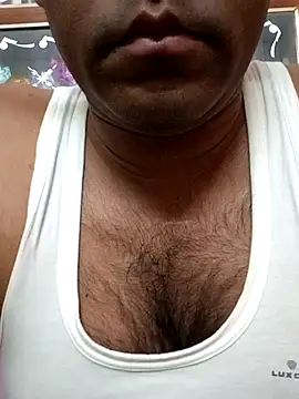 Snapshot of Lucky___05 chatting on July 1, 2026, 5:13 pm Lucky 05 online show from July 1, 2026, 5:13 pm