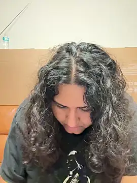 Angeliccreamyrican online show from February 6, 2026, 5:47 am