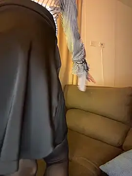 Snapshot of milablossom01 chatting on February 15, 2026, 12:44 am milablossom01 online show from February 15, 2026, 12:44 am