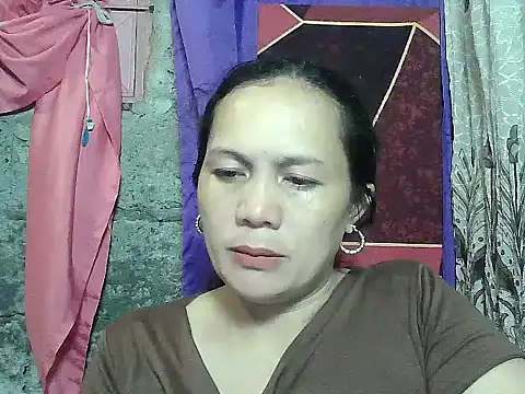 prettymomma24xx online show from May 8, 2026, 1:59 pm