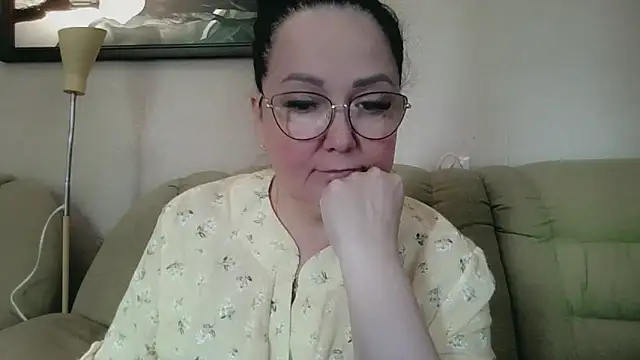 Snapshot of infinity_loveliness chatting on June 17, 2026, 7:30 am infinity loveliness online show from June 17, 2026, 7:30 am
