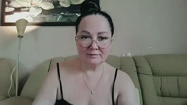 Snapshot of infinity_loveliness chatting on June 9, 2026, 6:03 am infinity loveliness online show from June 9, 2026, 6:03 am