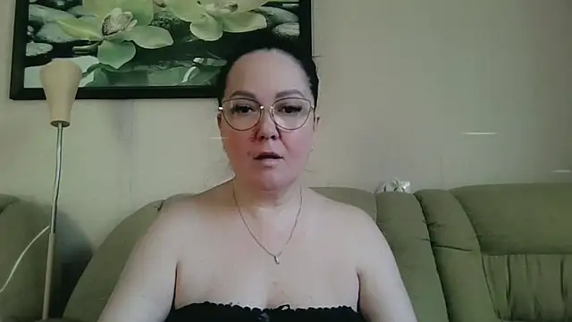 Snapshot of infinity_loveliness chatting on May 19, 2026, 5:36 am infinity loveliness online show from May 19, 2026, 5:36 am