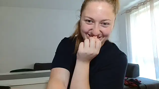Snapshot of KittyAda1212 chatting on June 19, 2026, 10:32 am KittyAda1212 online show from June 19, 2026, 10:32 am