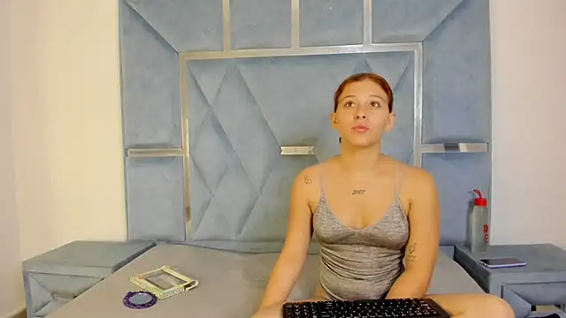 Snapshot of aishaxht chatting on June 18, 2026, 6:12 am aishaxht online show from June 18, 2026, 6:12 am
