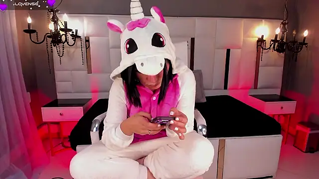 Snapshot of MAGIC_ISIS_ chatting on February 28, 2026, 4:23 am MAGIC ISIS online show from February 28, 2026, 4:23 am