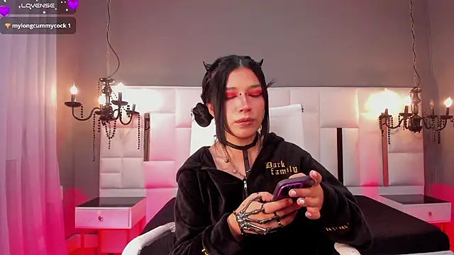 Snapshot of MAGIC_ISIS_ chatting on February 27, 2026, 4:23 am MAGIC ISIS online show from February 27, 2026, 4:23 am