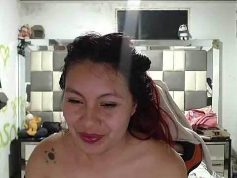 dulcecandy18 online show from February 3, 2026, 4:21 am