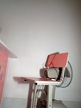 lina loveee online show from February 18, 2026, 5:53 pm