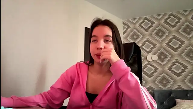 tiffanyrap online show from January 14, 2026, 7:12 am