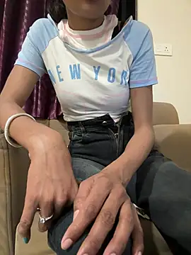 hina 001 online show from February 6, 2026, 9:33 pm