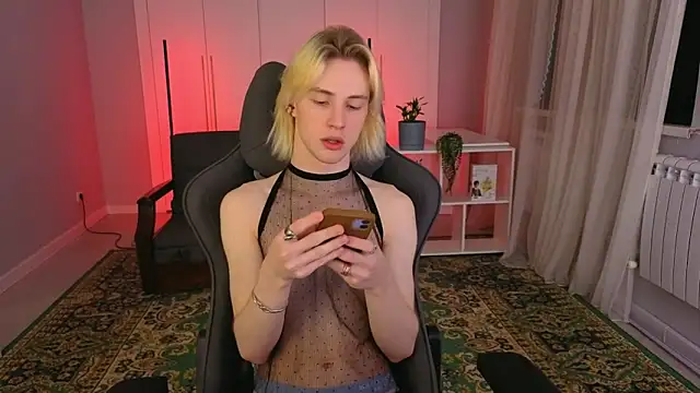 lucidangelok1 online show from May 5, 2026, 1:14 pm