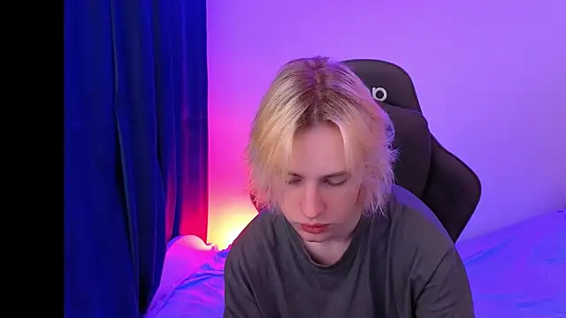 Snapshot of lucidangelok1 chatting on April 8, 2026, 7:10 am lucidangelok1 online show from April 8, 2026, 7:10 am